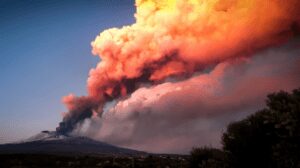 Screenshot_2021-02-17 Sicily’s Mount Etna ejects lava massive ash column in another stunning eruption (PHOTOS, VIDEOS).png